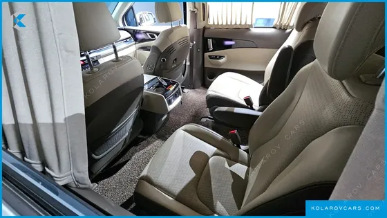 KIA CARNIVAL GASOLINE 9-SEATER HI-LIMOUSINE