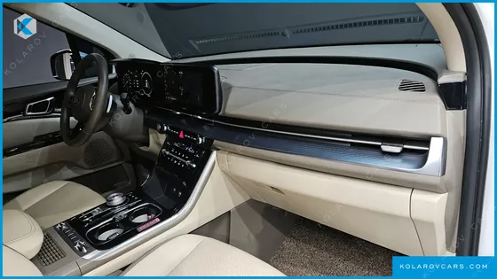 KIA CARNIVAL GASOLINE 9-SEATER HI-LIMOUSINE