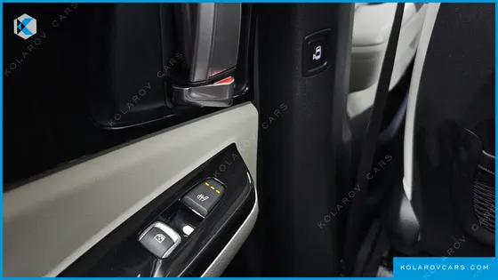 KIA CARNIVAL 9-SEATER NOBLESSE