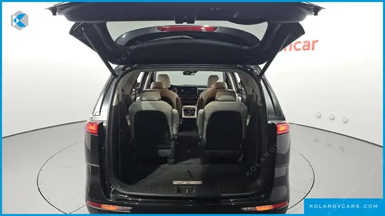 KIA CARNIVAL 9-SEATER NOBLESSE