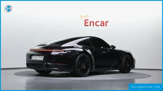 PORSCHE 911 CARRERA 4 GTS