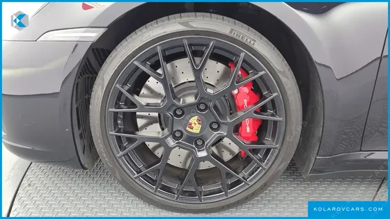 PORSCHE 911 CARRERA 4 GTS