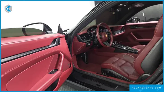 PORSCHE 911 CARRERA 4 GTS