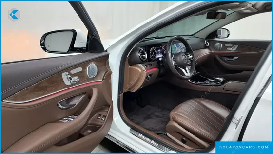 MERCEDES E-CLASS E300E 4MATIC EXCLUSIVE