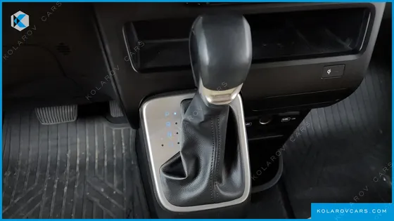 HYUNDAI STARIA 4WD TOURER 9-SEATER