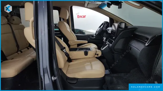 HYUNDAI STARIA 4WD TOURER 9-SEATER