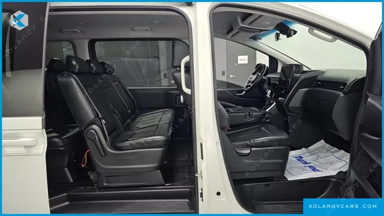 HYUNDAI STARIA TOURER 11-SEATER