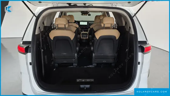 KIA CARNIVAL 9-SEATER PRESTIGE