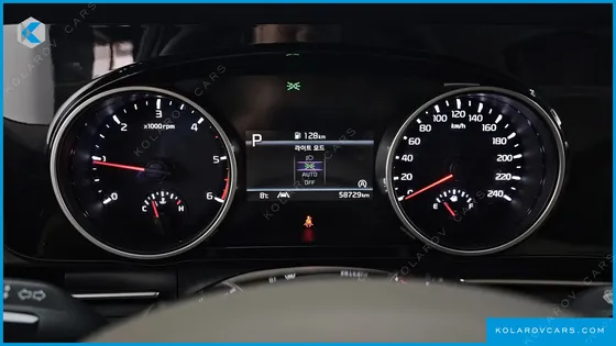 KIA CARNIVAL 9-SEATER PRESTIGE