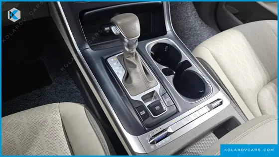 KIA CARNIVAL 9-SEATER PRESTIGE