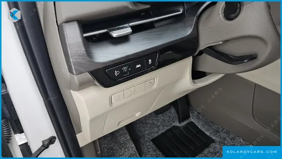 KIA CARNIVAL 9-SEATER PRESTIGE