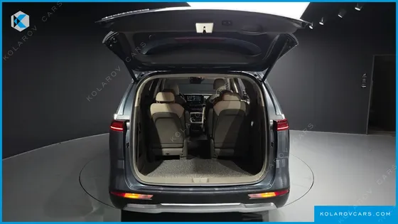 KIA CARNIVAL 9-SEATER SIGNATURE