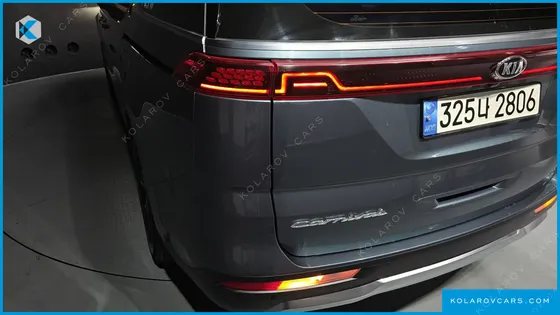 KIA CARNIVAL 9-SEATER SIGNATURE