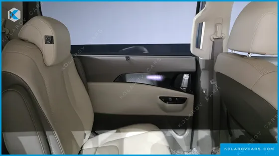 KIA CARNIVAL 9-SEATER SIGNATURE