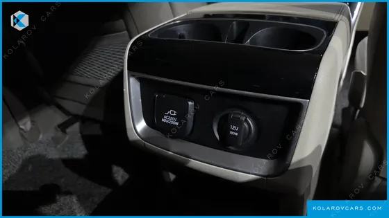 KIA CARNIVAL 9-SEATER SIGNATURE