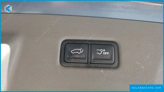 KIA CARNIVAL 9-SEATER SIGNATURE