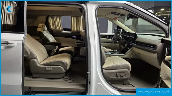 KIA CARNIVAL GASOLINE 9-SEATER HI-LIMOUSINE