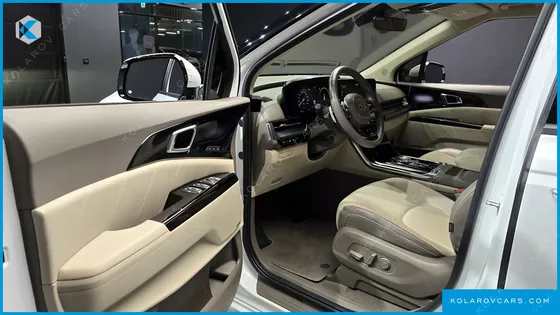 KIA CARNIVAL GASOLINE 9-SEATER HI-LIMOUSINE