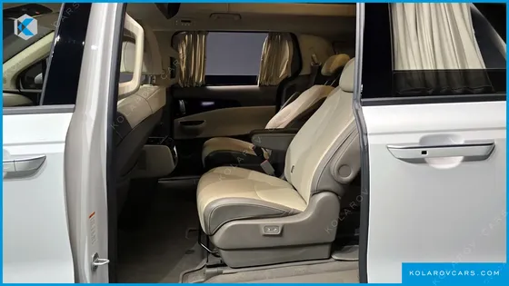 KIA CARNIVAL GASOLINE 9-SEATER HI-LIMOUSINE
