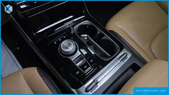 KIA CARNIVAL GASOLINE 9-SEATER SIGNATURE