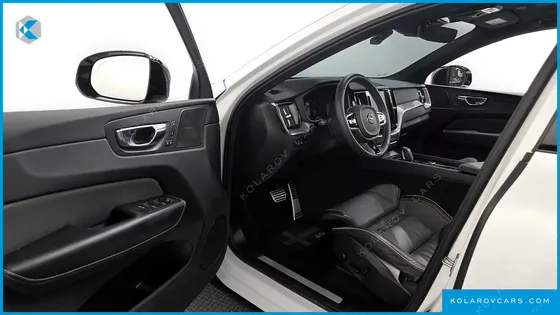 VOLVO XC60 T8 R-DESIGN