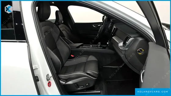 VOLVO XC60 T8 R-DESIGN