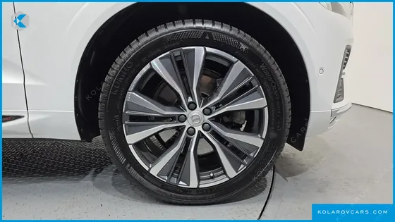 VOLVO XC60 B6 INSCIRTION