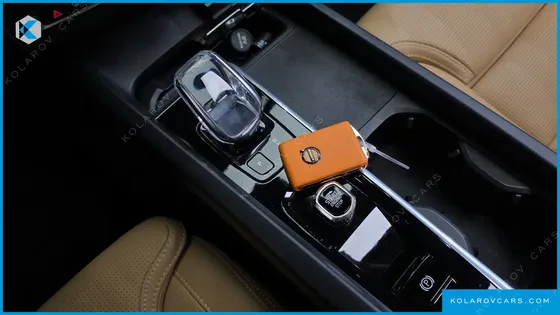 VOLVO XC60 B6 INSCIRTION