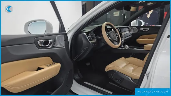 VOLVO XC60 B6 INSCIRTION