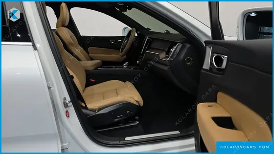 VOLVO XC60 B6 INSCIRTION