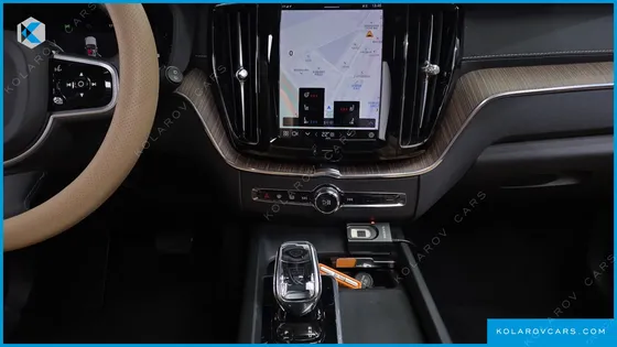 VOLVO XC60 B6 INSCIRTION