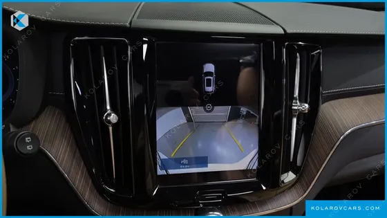 VOLVO XC60 B6 INSCIRTION