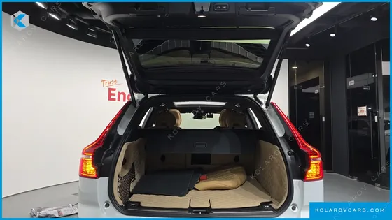 VOLVO XC60 B6 INSCIRTION
