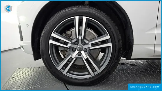 VOLVO XC60 T8 R-DESIGN