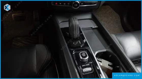 VOLVO XC60 T8 R-DESIGN