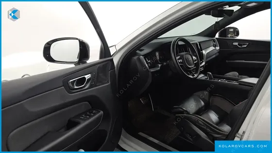 VOLVO XC60 T8 R-DESIGN