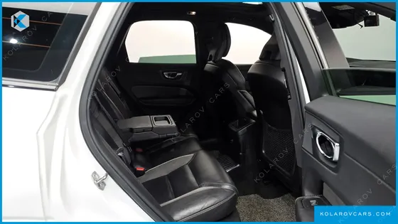 VOLVO XC60 T8 R-DESIGN