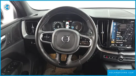 VOLVO XC60 T8 R-DESIGN