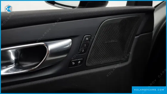 VOLVO XC60 T8 R-DESIGN