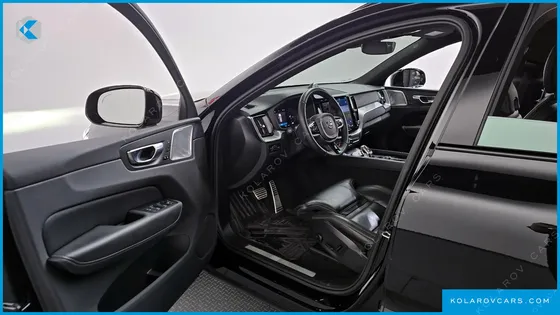 VOLVO XC60 B6 R-DESIGN