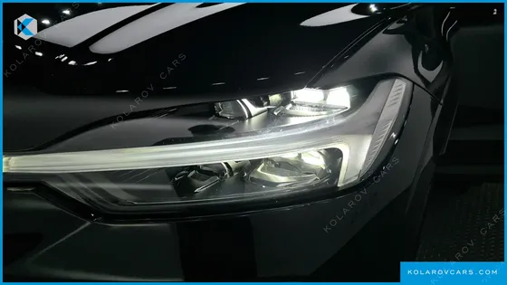 VOLVO XC60 B6 R-DESIGN
