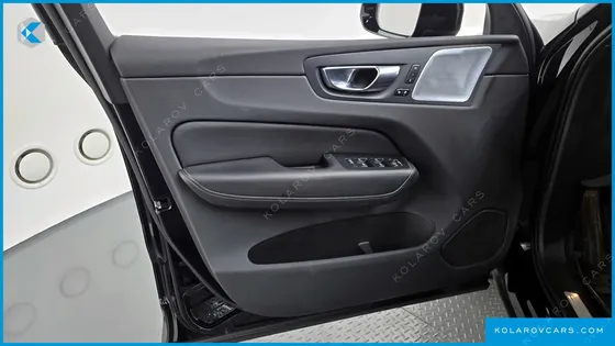 VOLVO XC60 B6 R-DESIGN