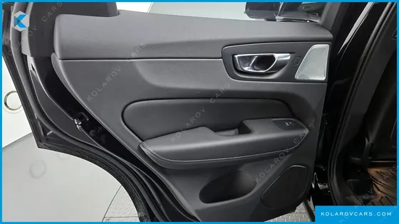VOLVO XC60 B6 R-DESIGN