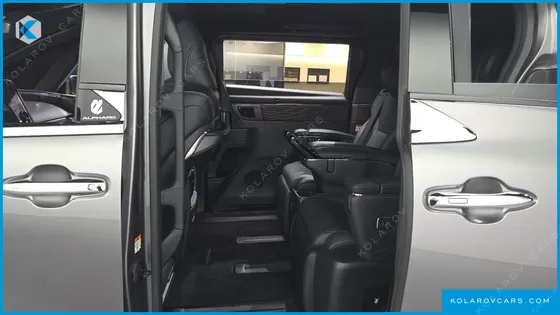 TOYOTA ALPHARD 2.5 HEV EXECUTIVE AWD