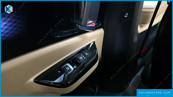 KIA CARNIVAL 9-SEATER SIGNATURE