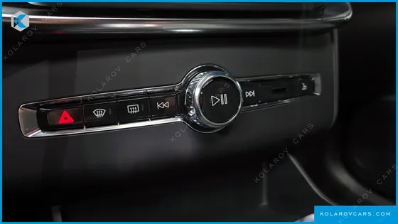 VOLVO XC90 T8 ULTRA DARK HYBRID