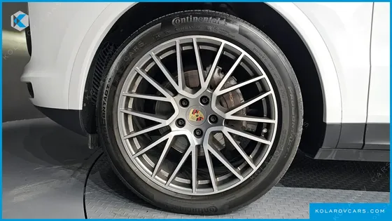 PORSCHE CAYENNE 3.0 PLATINUM EDITION