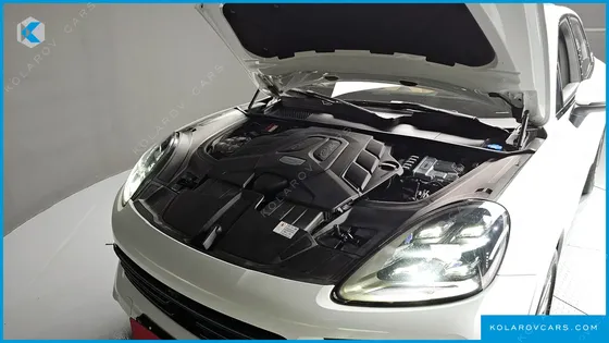 PORSCHE CAYENNE 3.0 PLATINUM EDITION