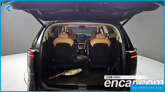 KIA CARNIVAL 9-SEATER SIGNATURE