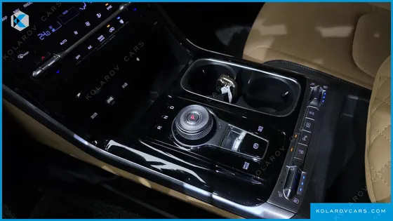 KIA CARNIVAL 9-SEATER SIGNATURE
